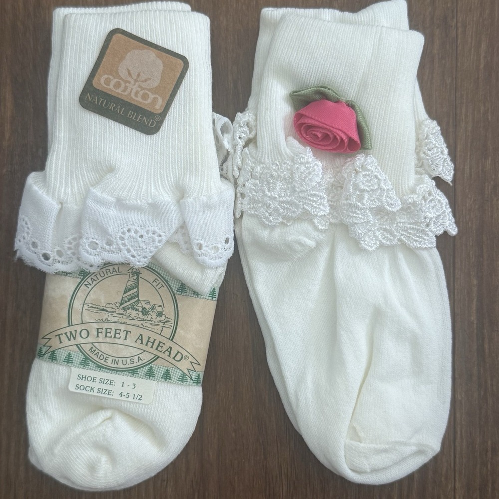 Vtg Two Feet Ruffle Socks Girls 4-5.5 Cuff USA Cotton White Frilly Rose 6-12 Mo